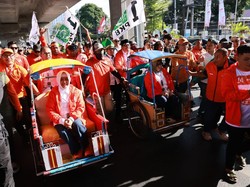 Daftar Cagub-Cawagub di KPU Sulsel, Danny-Azhar Boyong Istri Pakai Becak