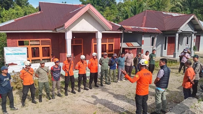 Pria bernama Firdaus Ahmad Fauji (27) dilaporkan hilang di Gunung Binaiya, Kabupaten Maluku Tengah, Maluku. Pendaki asal Kabupaten Bogor, Jawa Barat itu terpisah dari rombongan saat angin kencang dan kabut.