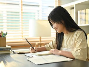 10 Contoh Soal Pemahaman Bacaan dan Menulis UTBK SNBT 2025, Ayo Belajar Lagi!