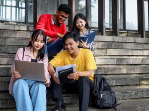 5 PTS Ini Tawarkan Beasiswa bagi Siswa yang Gagal SNBP 2025, Cek!