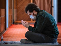 Bacaan Sholawat Busyro, Sejarah dan Keutamaannya