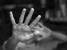 Pilu Bocah Pekalongan Diperkosa Anak Tetangga di Hadapan Teman-temannya
