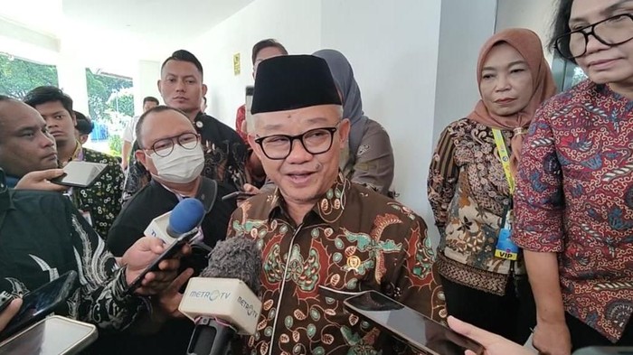 Ini kata dan data dari Kemendidkasmen tentang ada siswa SMP yang tidak bisa membaca.