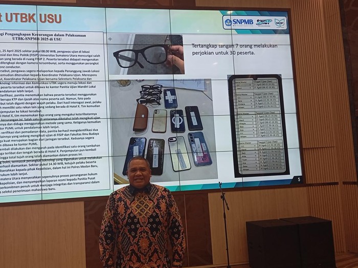 konferensi pers SNPMB: Kecurangan yang Terjadi Selama Pelaksanaan UTBK SNBT Sesi 1 hingga Sesi 2 pada Selasa (28/4/2025) yang diselenggarakan secara hybrid di Ruang Auditorium Lantai 2 Kemdiktisaintek dan secara daring melalui kanal-kanal SNPMB ID.