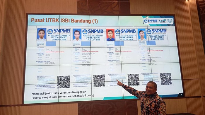 konferensi pers SNPMB: Kecurangan yang Terjadi Selama Pelaksanaan UTBK SNBT Sesi 1 hingga Sesi 2 pada Selasa (28/4/2025) yang diselenggarakan secara hybrid di Ruang Auditorium Lantai 2 Kemdiktisaintek