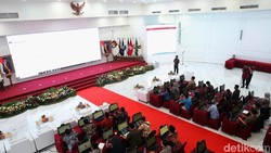 Potret KPU Pantau Rekapitulasi Suara Pilkada 2024