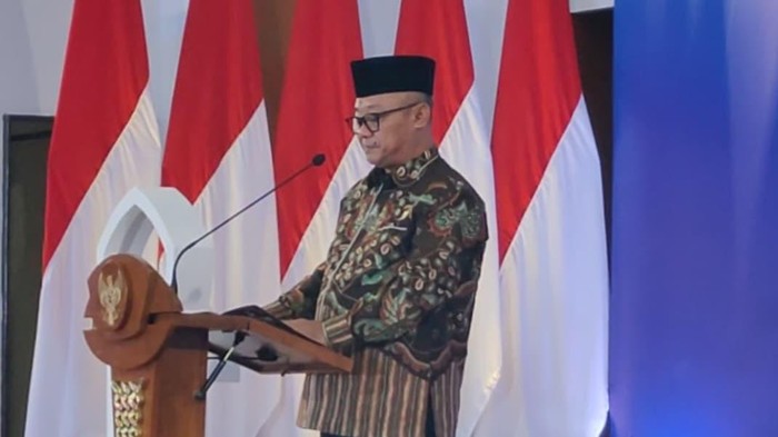 Mendikdasmen Abdul Muti sebut ada 110 ribu guru swasta yang telah diredistribusi ke sekolah negeri.