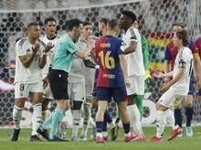 Madrid Ribut soal Wasit, Bek Barca: Tak Cerminkan Sikap Klub Besar