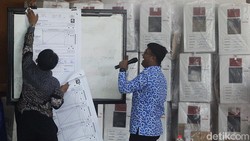 Melihat Rekapitulasi Suara Pilkada Jakarta di Level Kecamatan