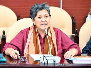 Waka MPR Dorong Pemda Sosialisasi Masif Persyaratan SPMB 2025