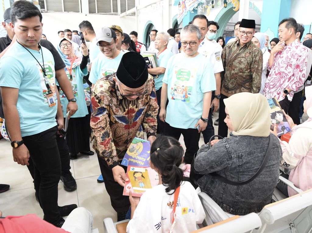 Potret Mudik Asyik Baca Buku, 20 Ribu Buku Disebar Gratis Temani Anak Mudik